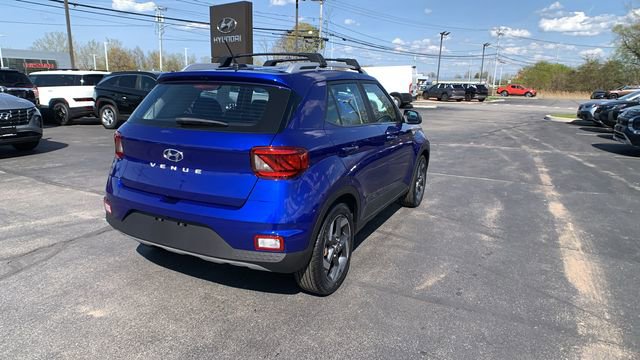 Used 2023 Hyundai Venue Limited FWD image 5