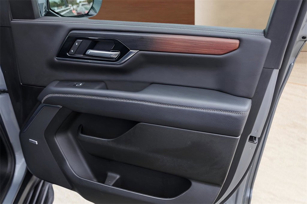Used 2025 GMC Yukon Denali image 30