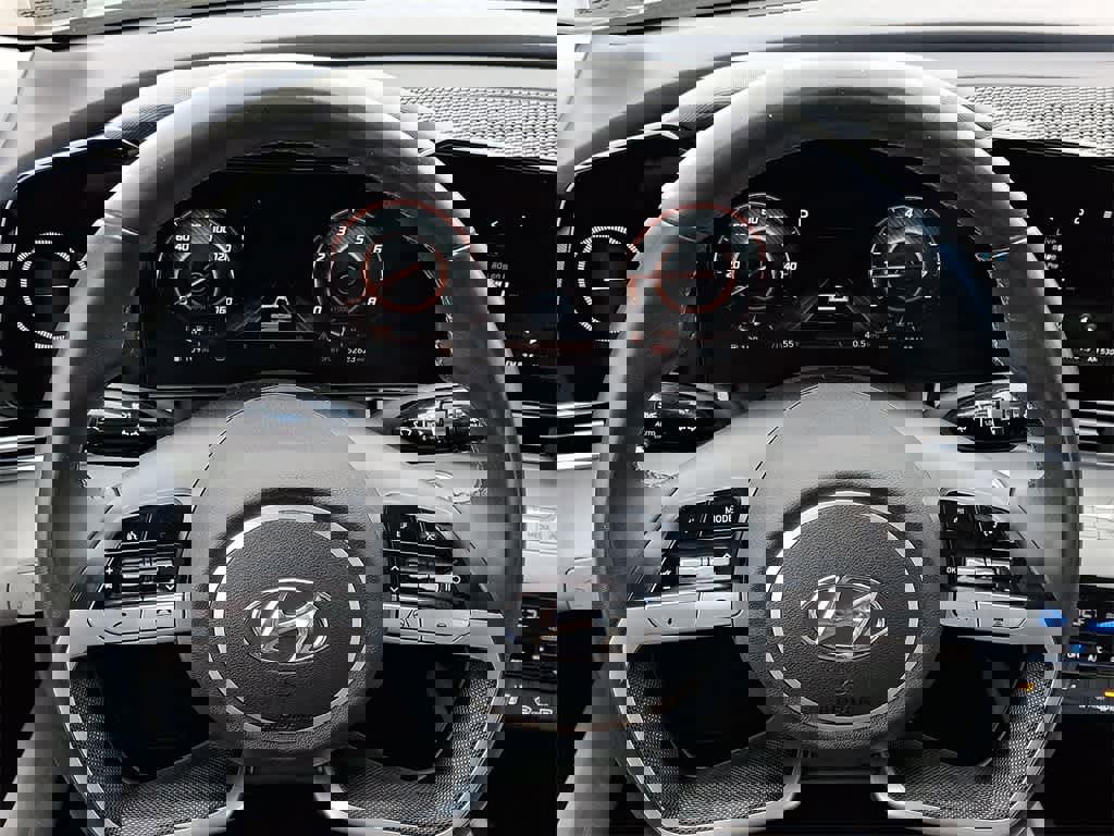 Used 2023 Hyundai Elantra Limited w/ Preferred Accessory Package image 19