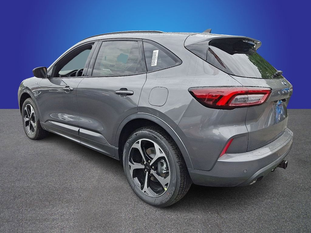 New 2025 Ford Escape ST-Line Elite w/ Class II Trailer Tow Package image 4