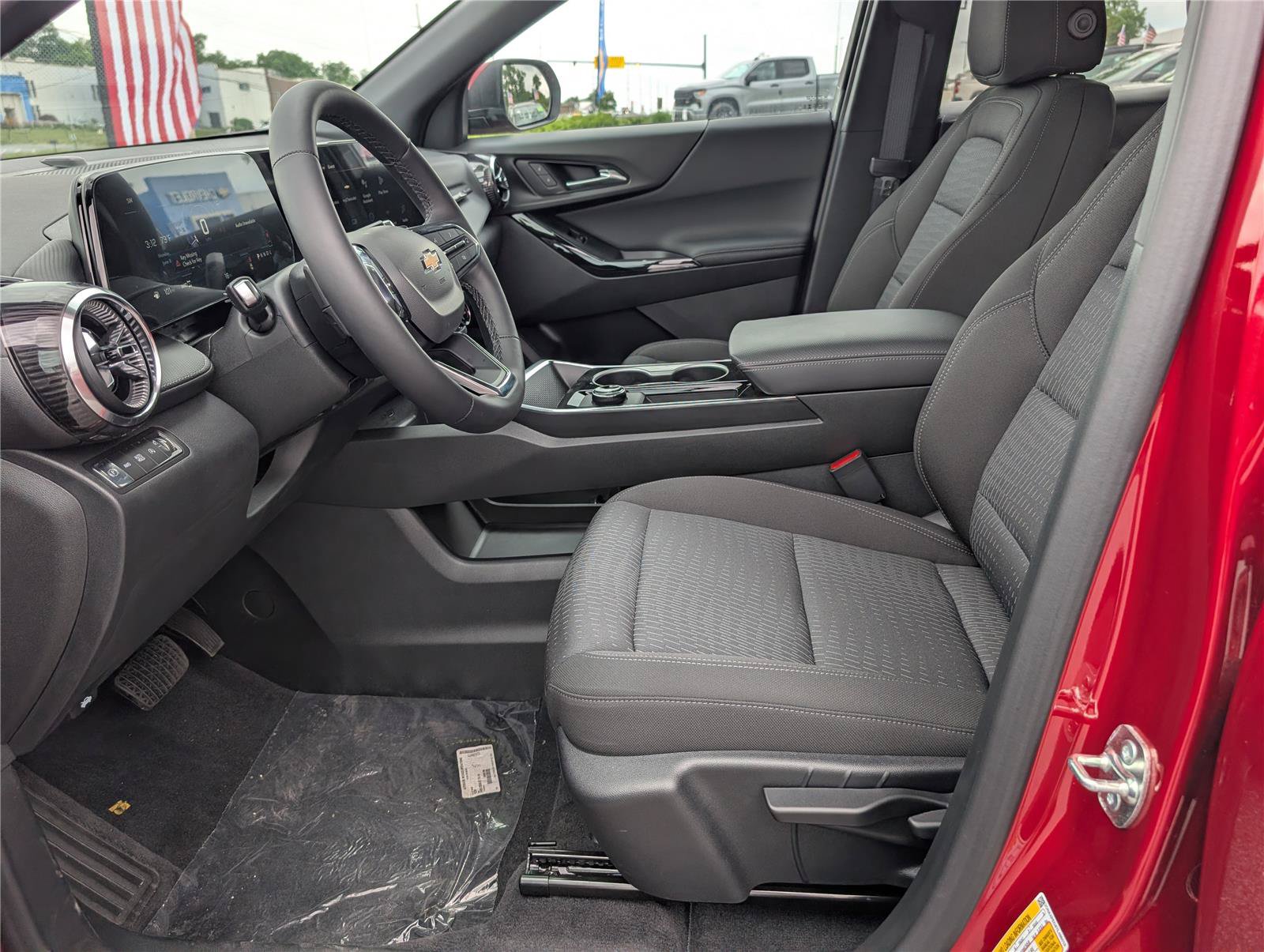 New 2026 Chevrolet Equinox LT w/ Safety and Technology Package AWD/4WD image 11