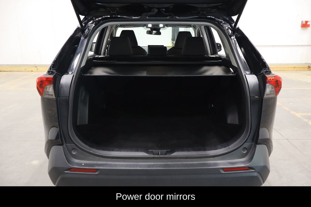 Used 2023 Toyota RAV4 XLE AWD/4WD image 17