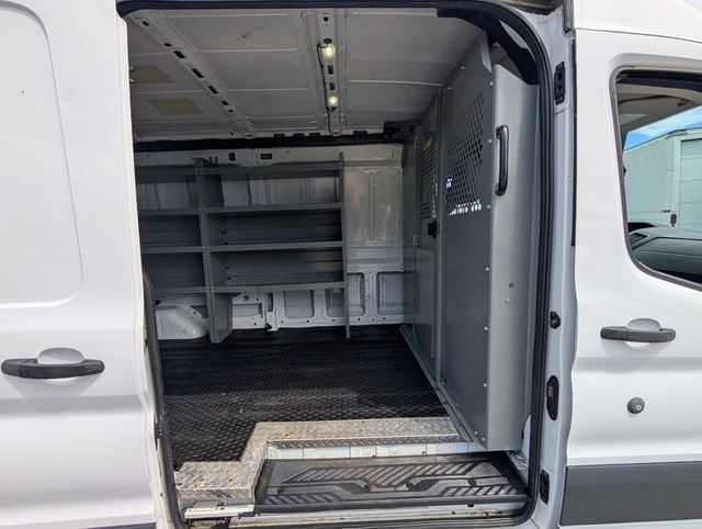 Used 2018 Ford Transit 250 Medium Roof image 14