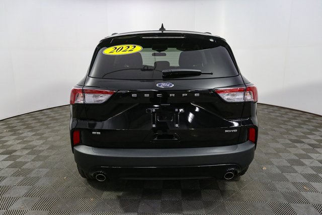 Used 2022 Ford Escape SE w/ SE Sport Appearance Package image 8