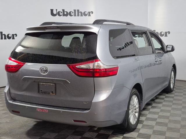 Used 2016 Toyota Sienna XLE Premium image 7