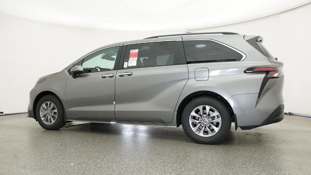 New 2026 Toyota Sienna XLE FWD image 20