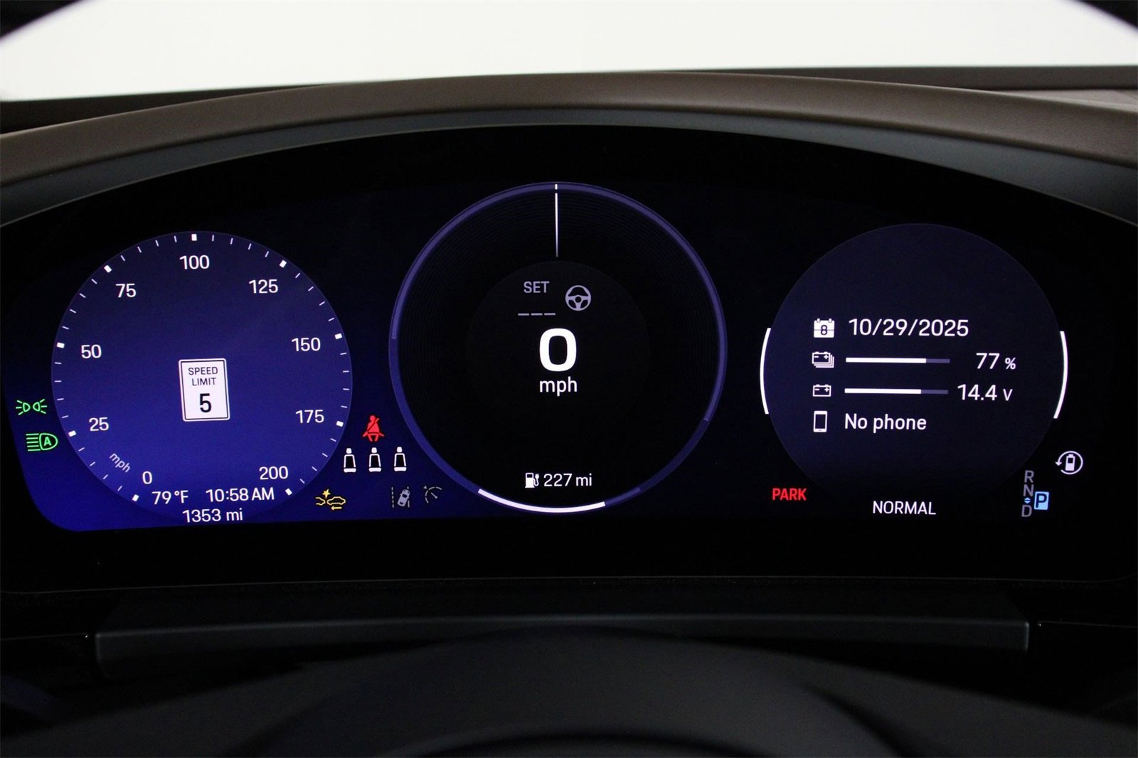 Used 2025 Porsche Macan 4 Electric image 16