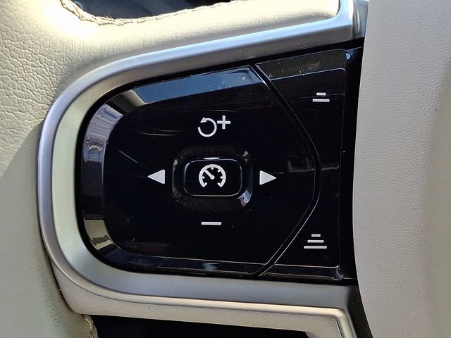 Used 2019 Volvo XC90 T6 Momentum w/ Advanced Package image 25