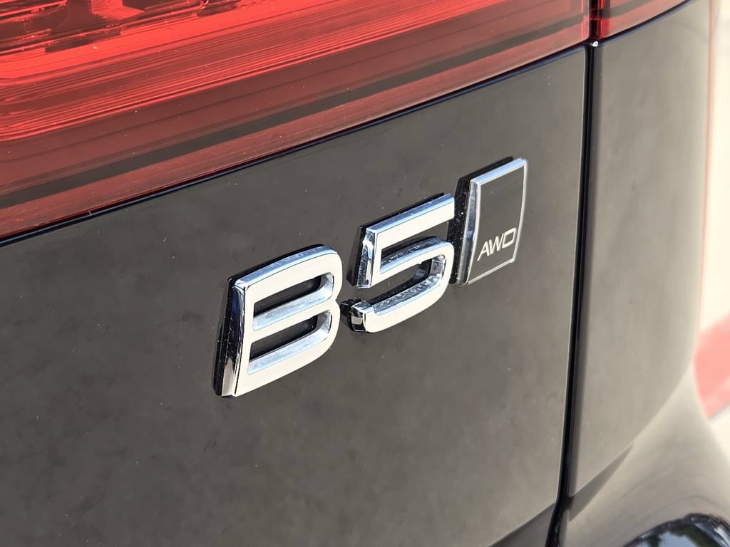 Used 2025 Volvo V60 B5 Cross Country Plus AWD/4WD image 12