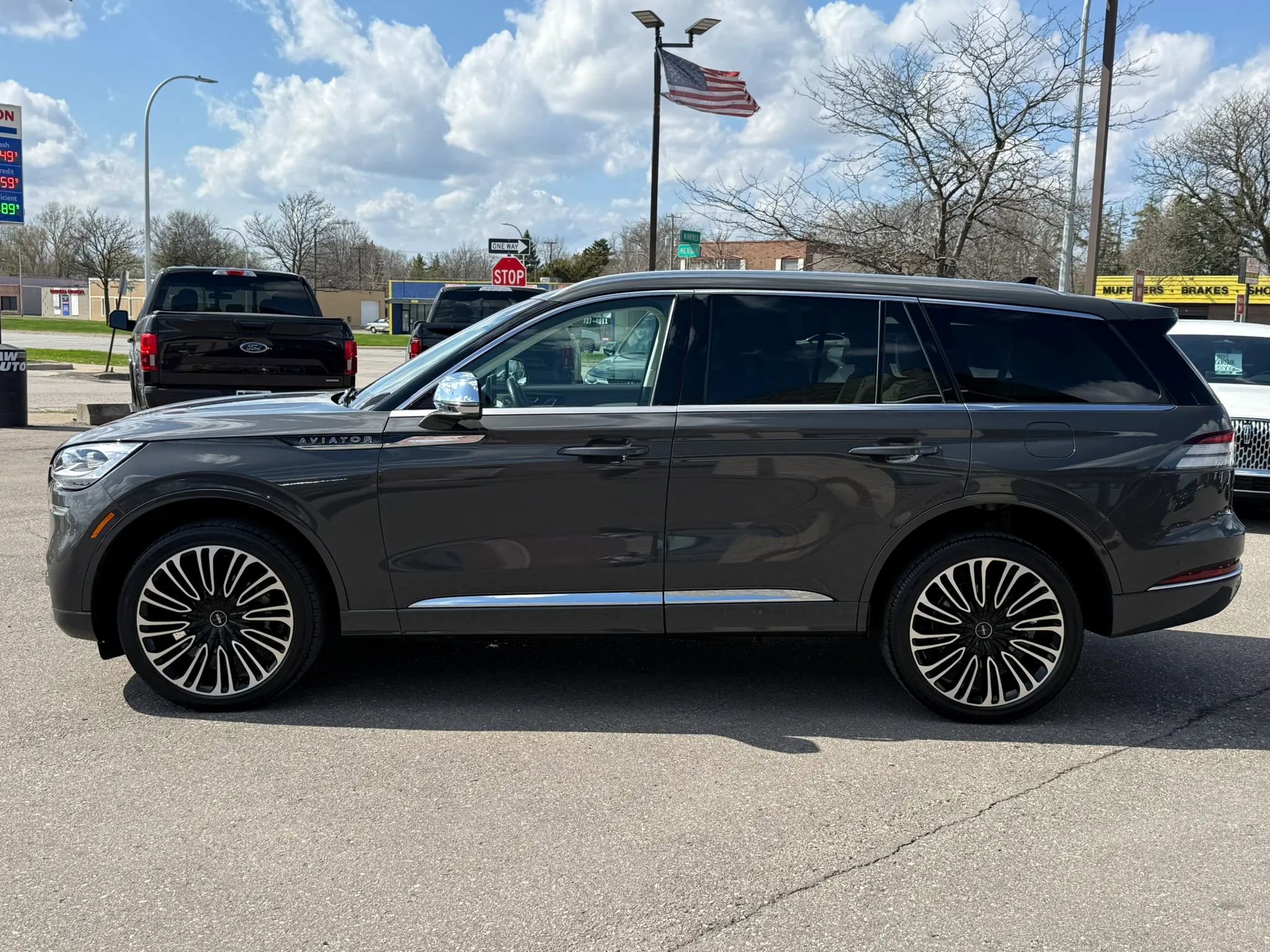 Used 2022 Lincoln Aviator Black Label w/ Dynamic Handling Package image 8