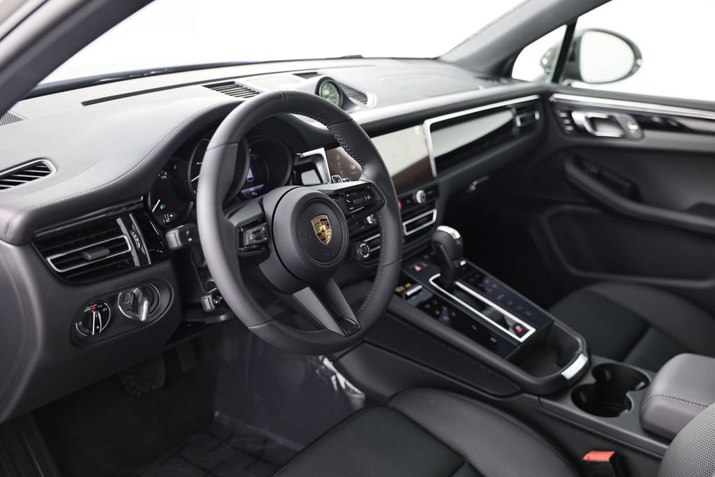 New 2026 Porsche Macan Turbo AWD/4WD image 4