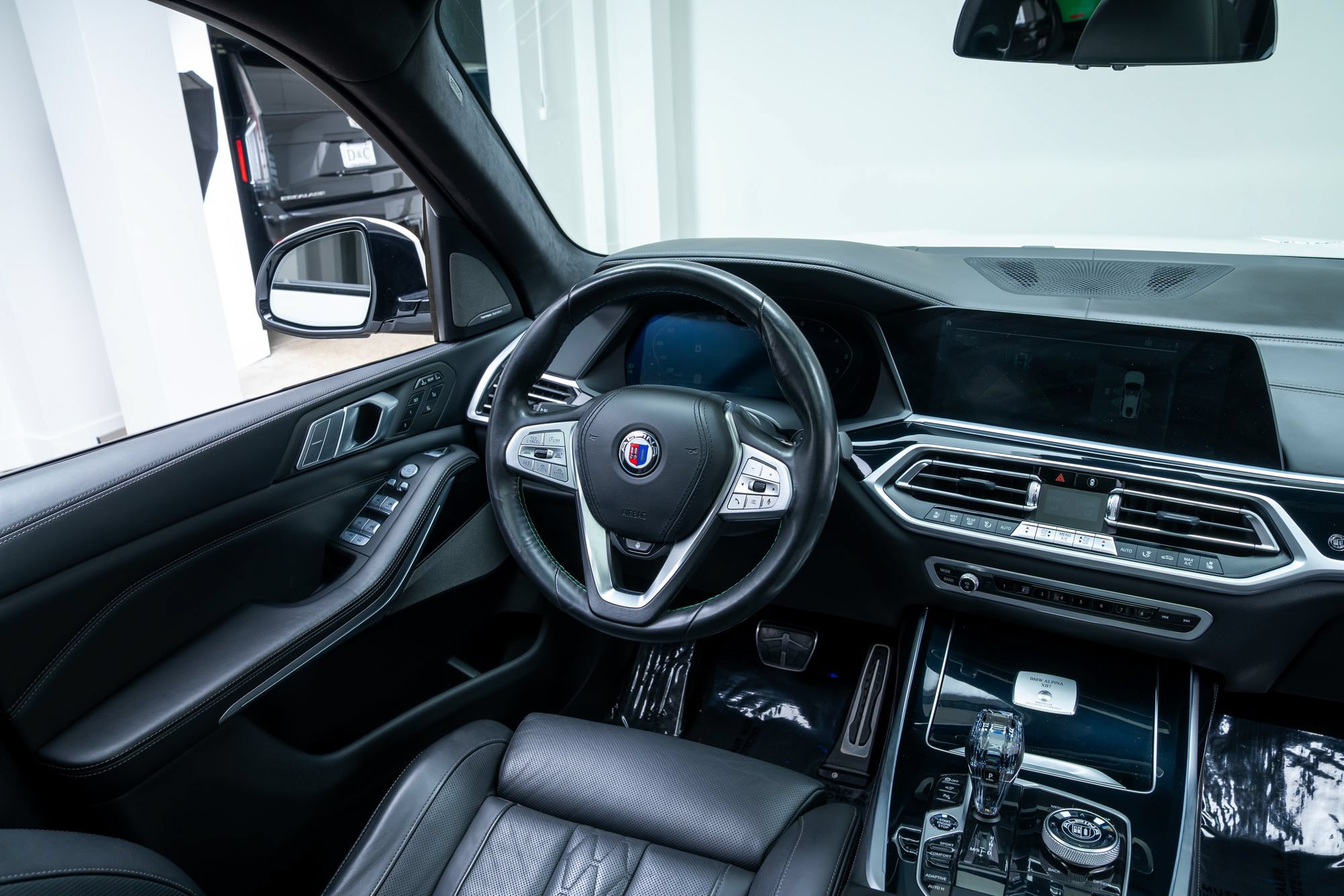 Used 2021 BMW ALPINA XB7 AWD/4WD image 11