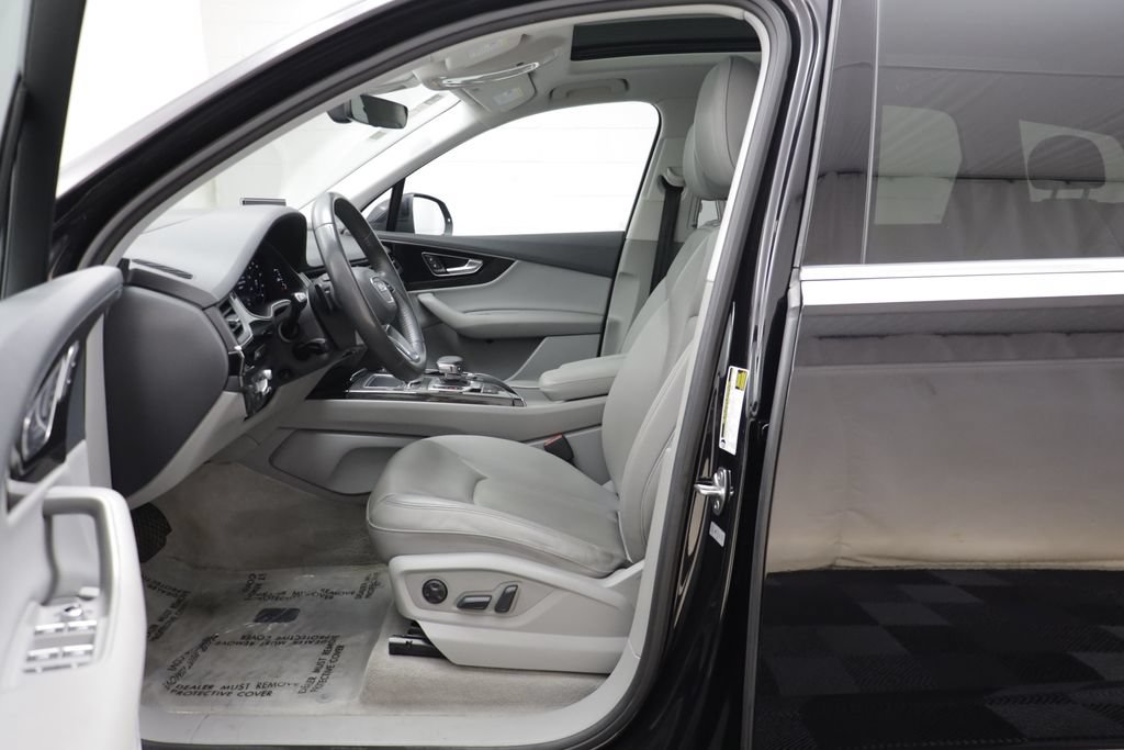 Used 2019 Audi Q7 3.0T Prestige w/ Prestige Package AWD/4WD image 5