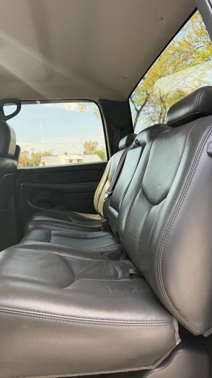 Used 2007 Chevrolet Silverado 2500 LT w/ Heavy-Duty Power Package image 21