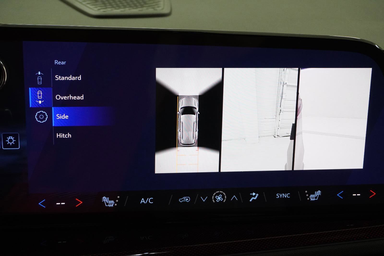 New 2026 Chevrolet Traverse Z71 w/ Enhanced Driving Package AWD/4WD image 31