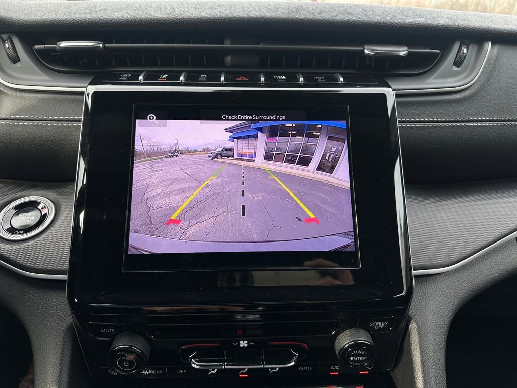 Used 2024 Jeep Grand Cherokee L Laredo AWD/4WD image 22