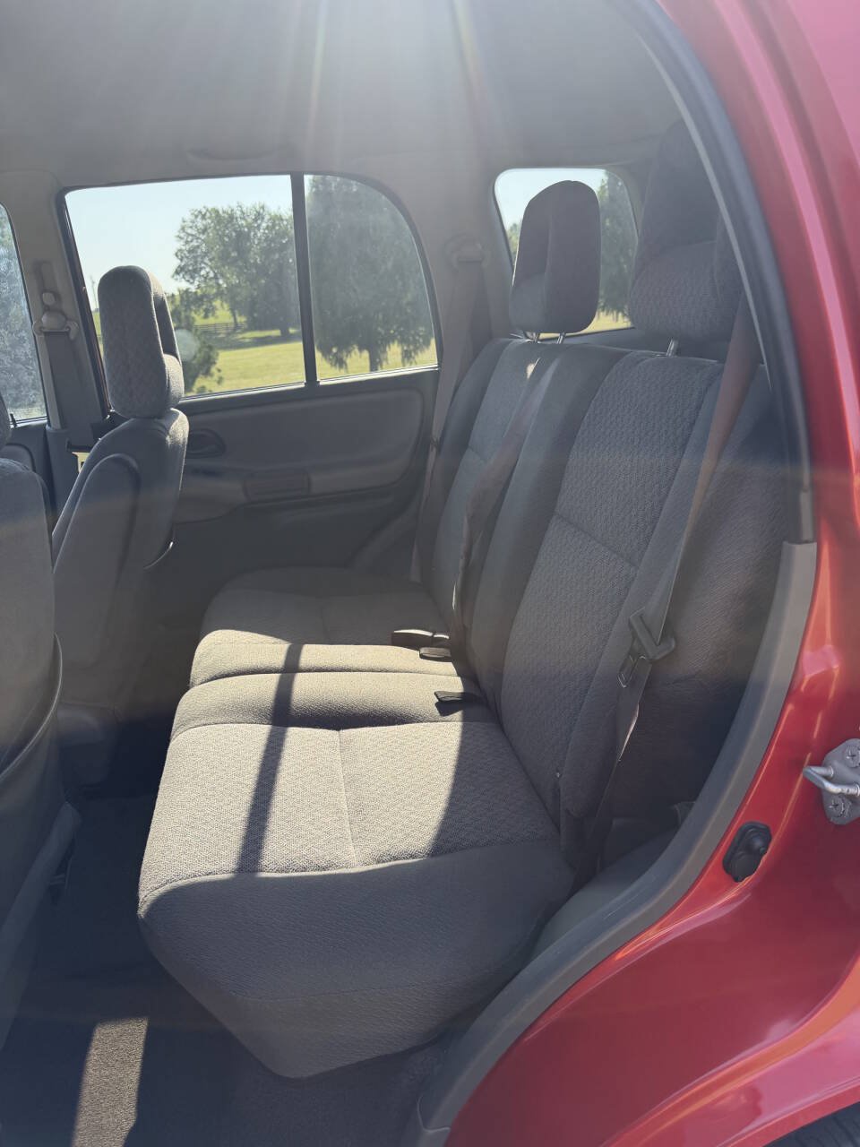 Used 2003 Chevrolet Tracker 2WD w/ Preferred Equipment Group image 24