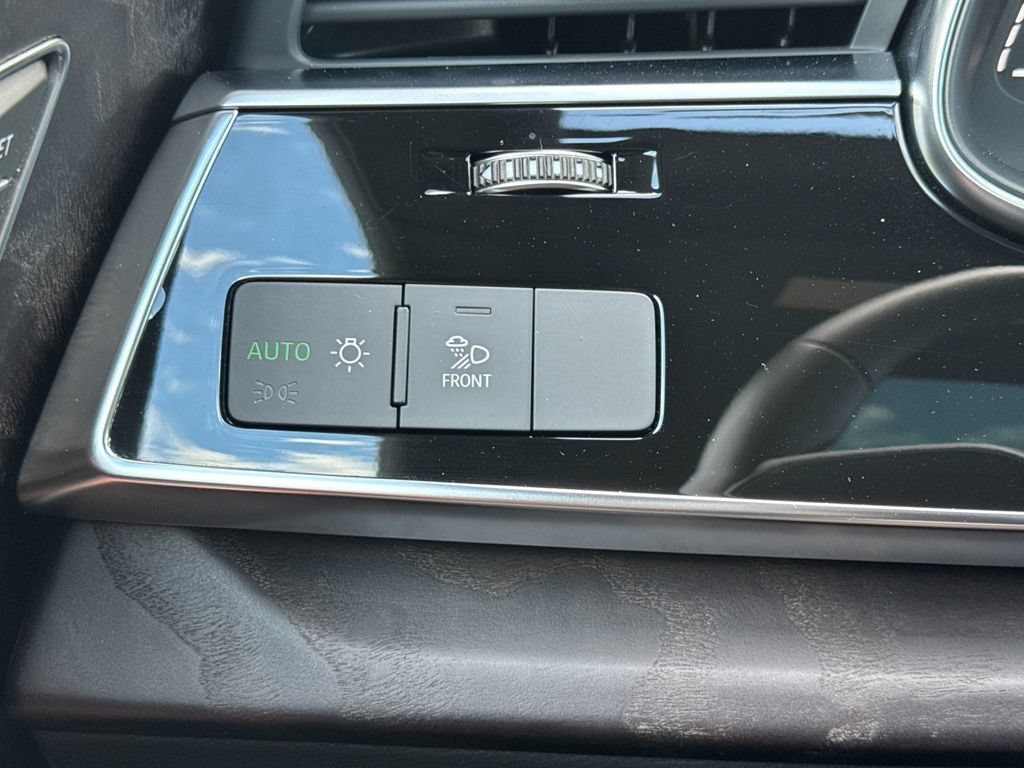 Certified 2023 Audi Q8 Premium w/ Convenience Package AWD/4WD image 36