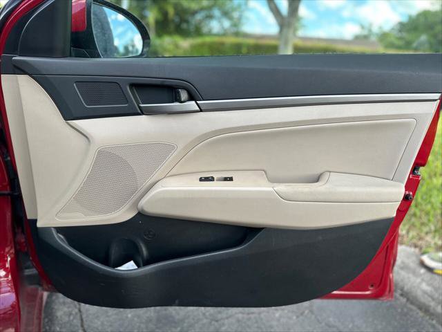 Used 2017 Hyundai Elantra Limited image 18