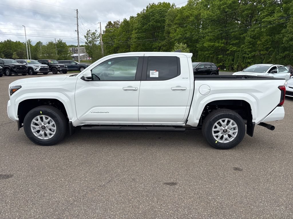 Certified 2026 Toyota Tacoma SR5 AWD/4WD image 3