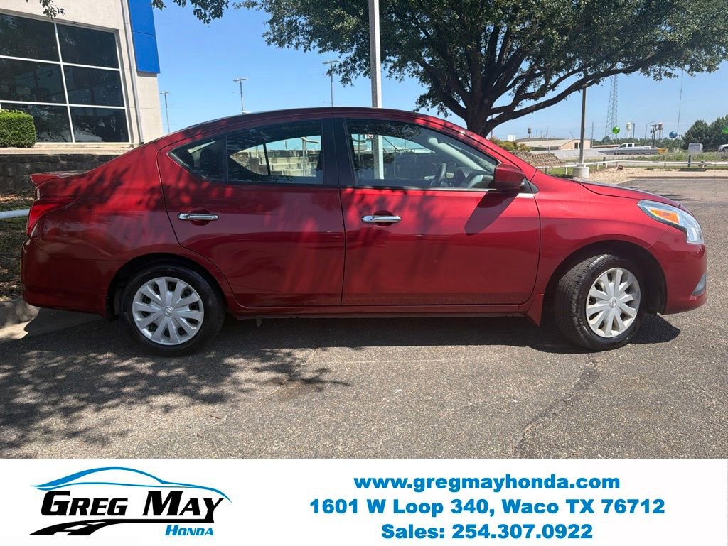 Used 2017 Nissan Versa SV FWD image 2