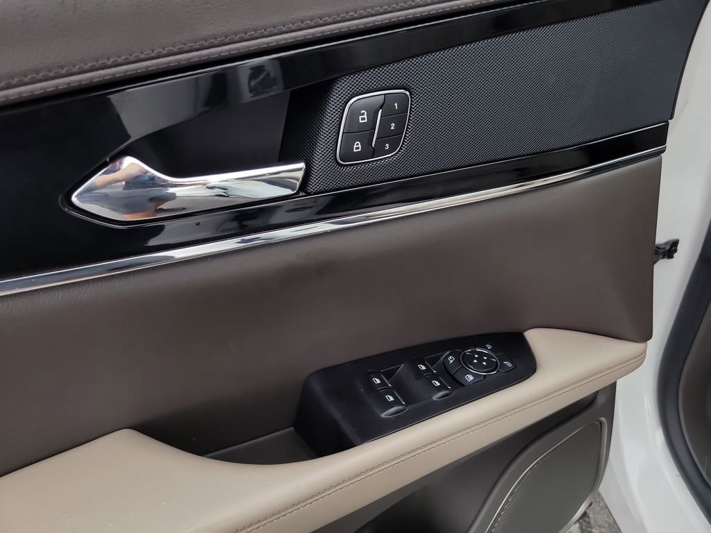 Used 2023 Lincoln Nautilus FWD w/ Premium Package image 14