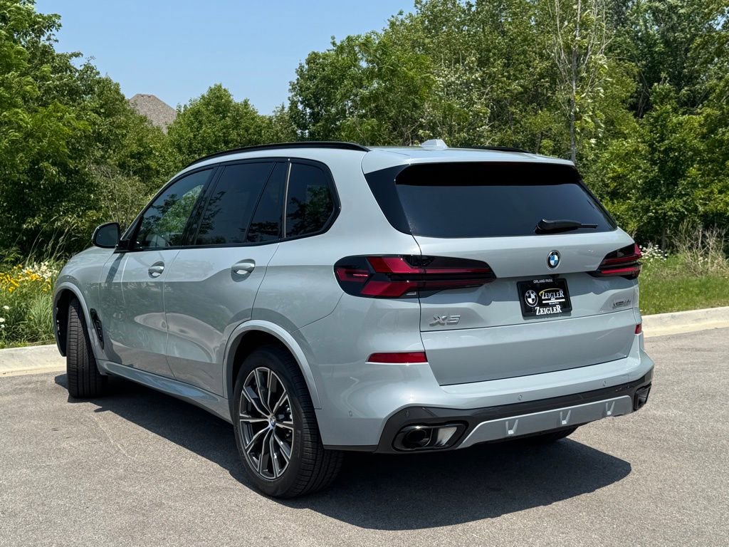 Used 2026 BMW X5 xDrive40i w/ M Sport Package image 4