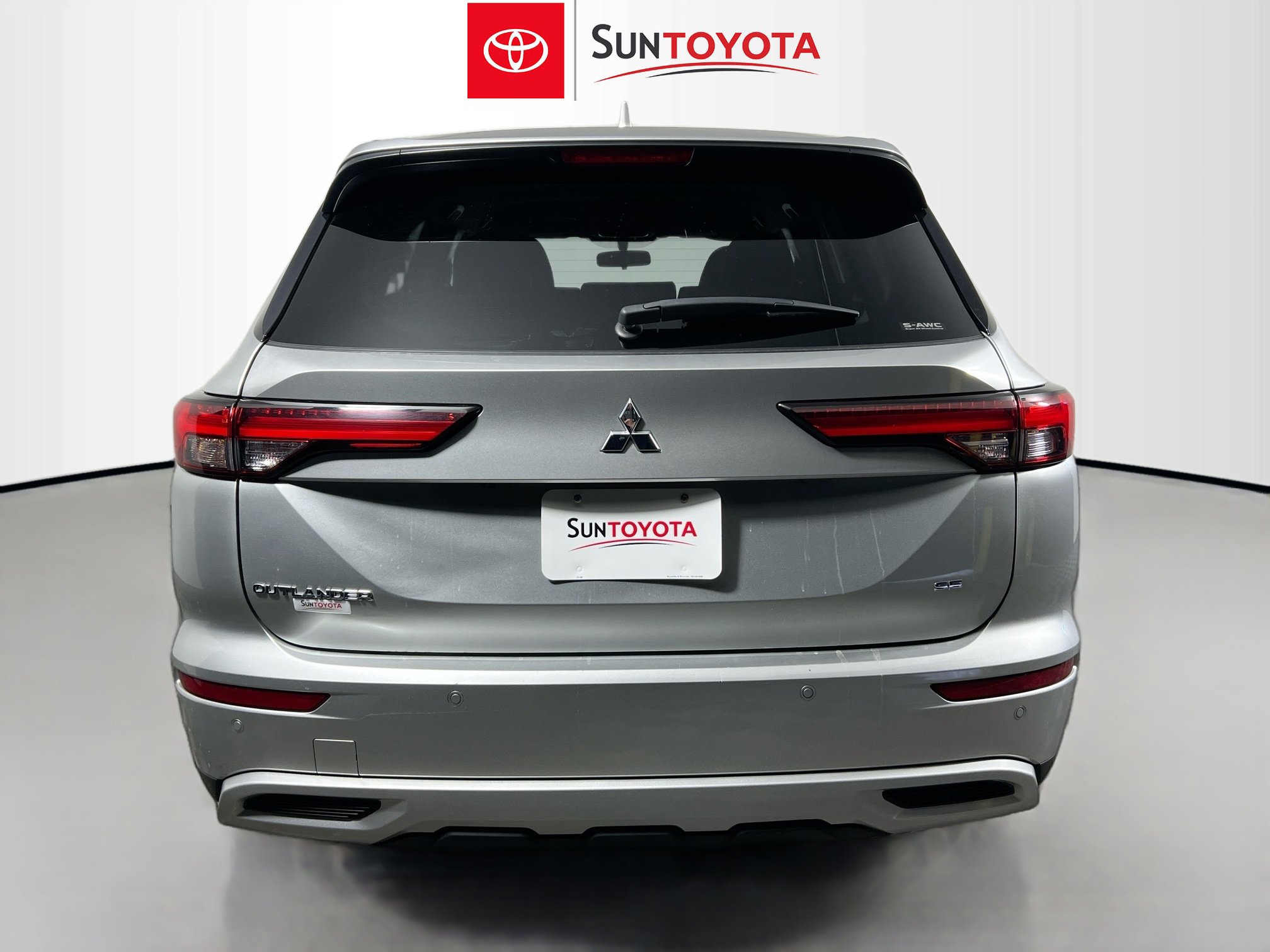 Used 2024 Mitsubishi Outlander SE image 5