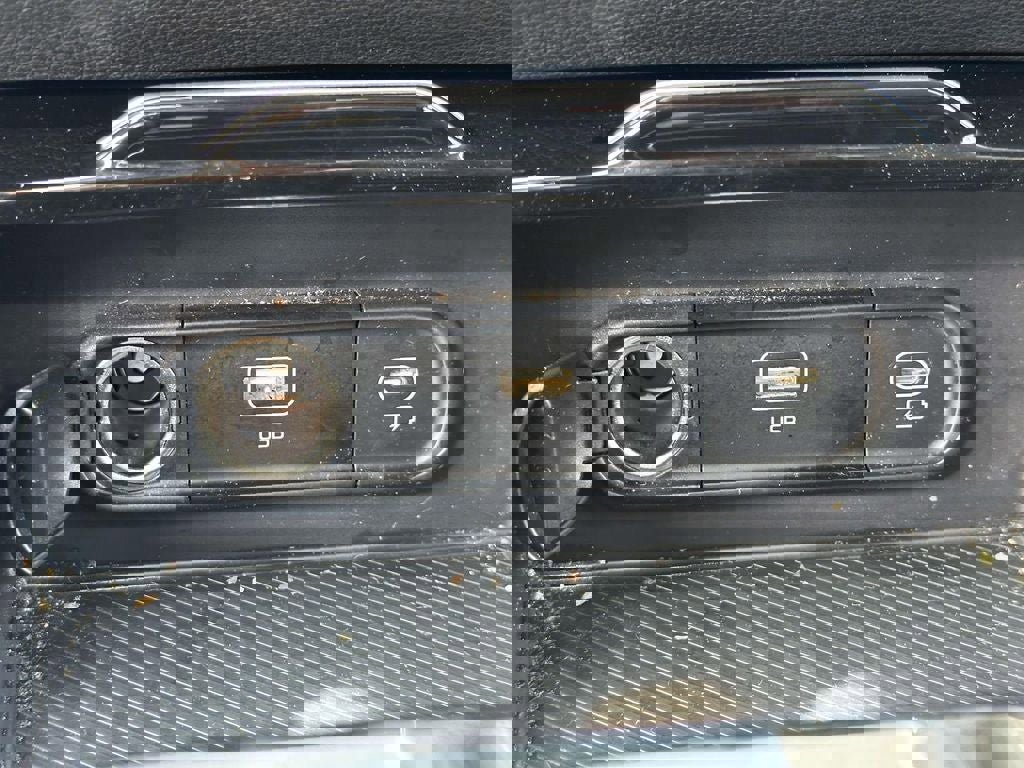 Certified 2025 Kia Sportage LX image 21