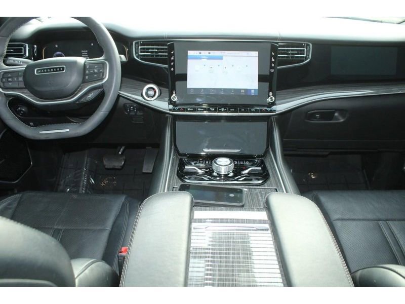 Used 2022 Jeep Wagoneer Series III w/ Premium Group I image 16