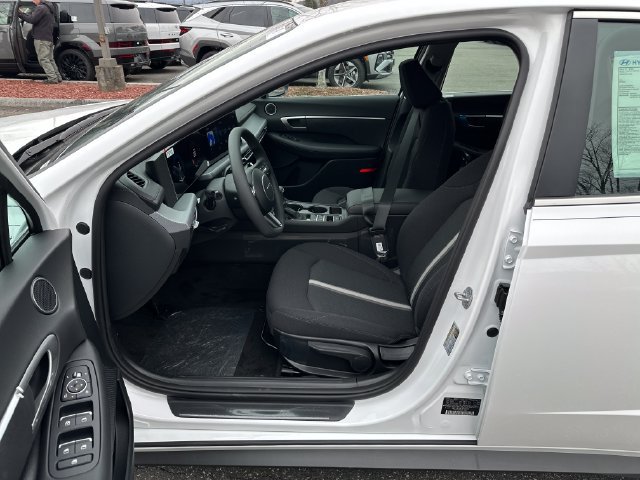 New 2026 Hyundai Sonata SE FWD image 9