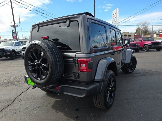 Used 2025 Jeep Wrangler Unlimited Sahara w/ Safety Group AWD/4WD image 8