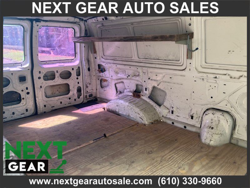 Used 2000 Ford E-150 and Econoline 150 RWD image 6