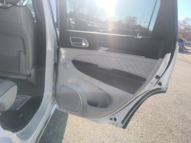 Used 2018 Jeep Grand Cherokee Summit image 16
