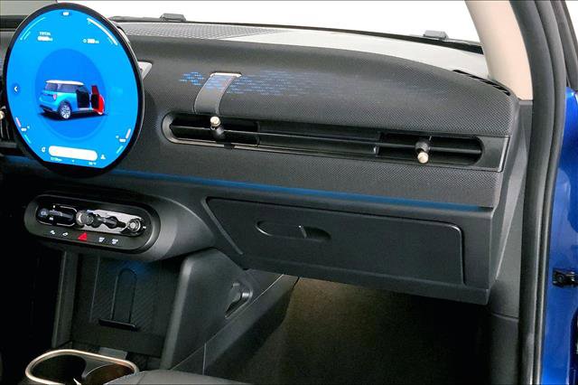 Certified 2025 MINI Cooper 2-Door Hardtop image 23