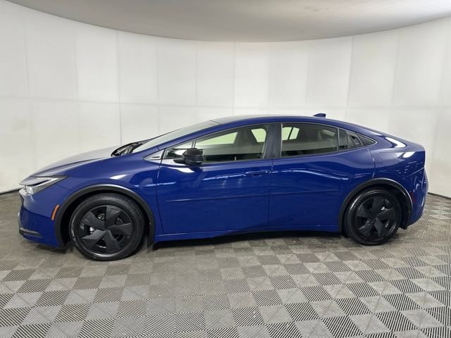 Used 2025 Toyota Prius LE image 6