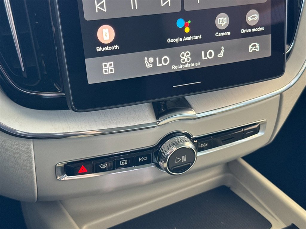 New 2026 Volvo XC60 B5 Ultra image 20