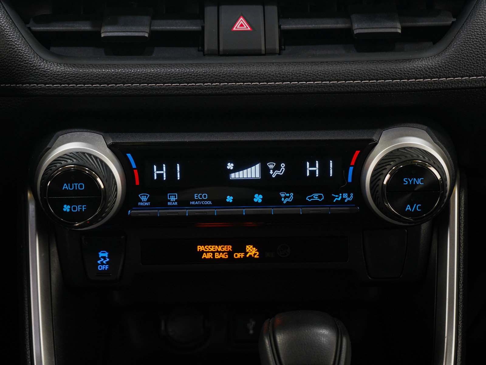 Used 2020 Toyota RAV4 XLE w/ Convenience Package image 19