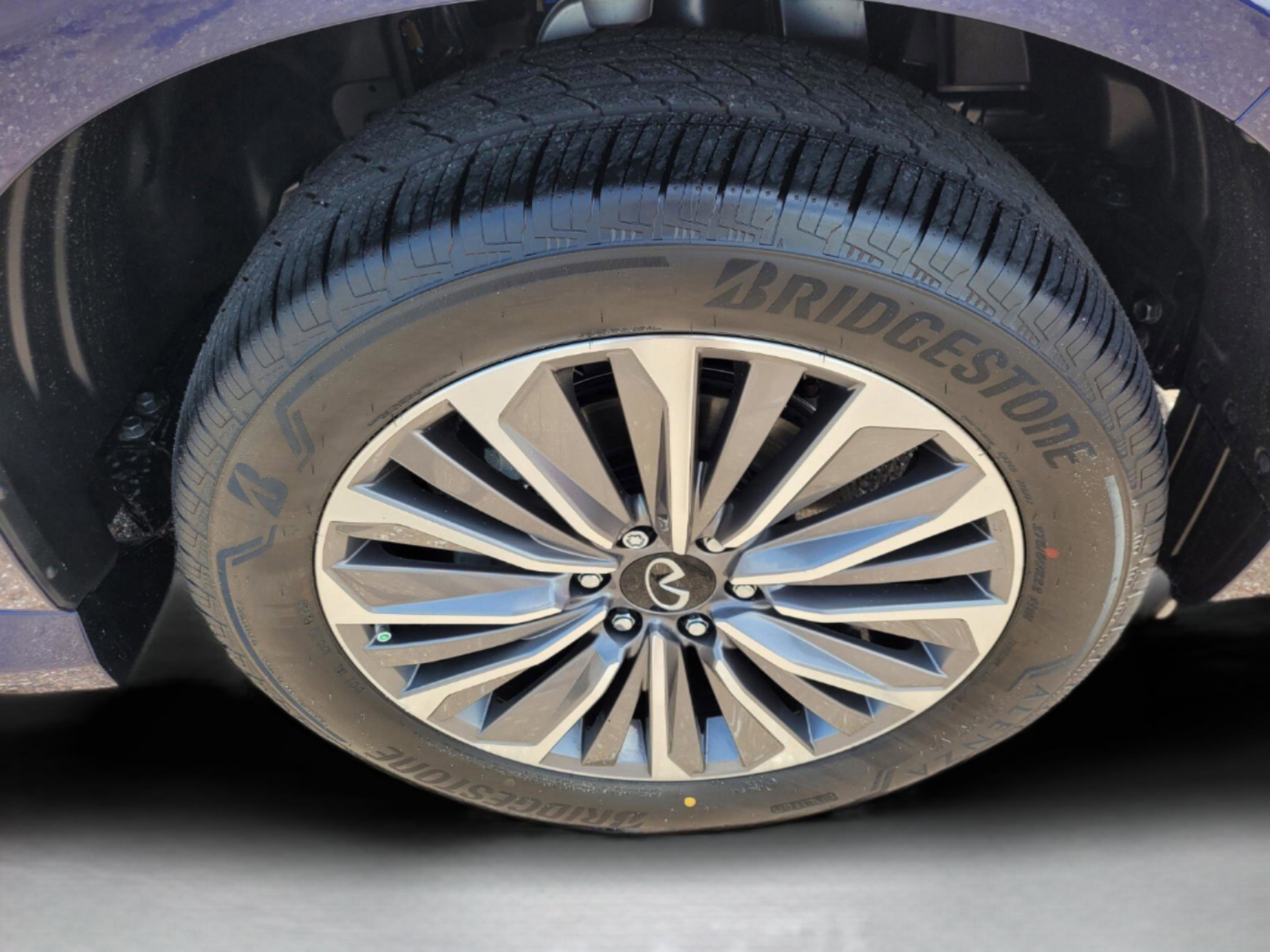 Certified 2025 INFINITI QX80 Sensory image 43