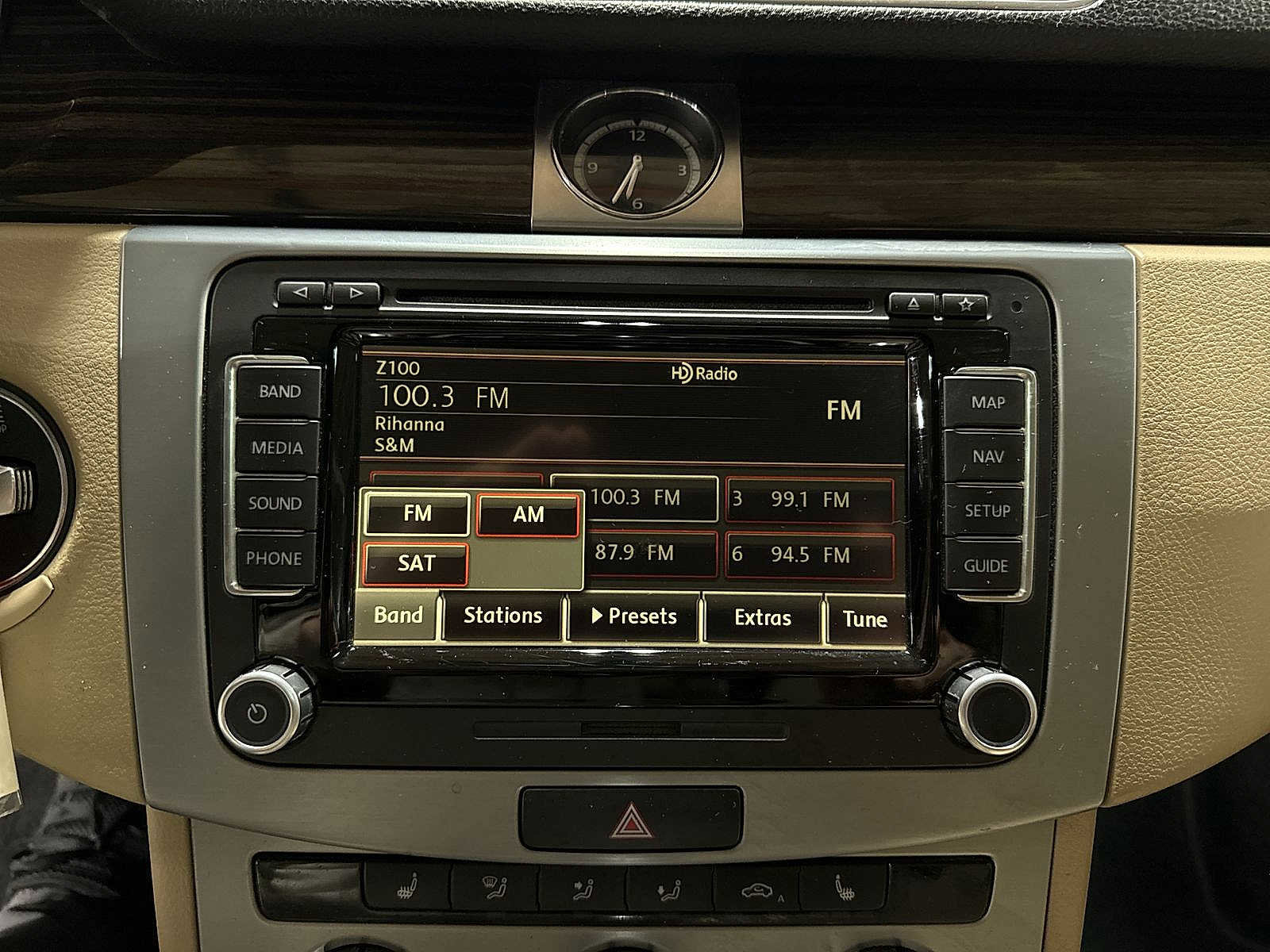 Used 2013 Volkswagen CC Executive image 21