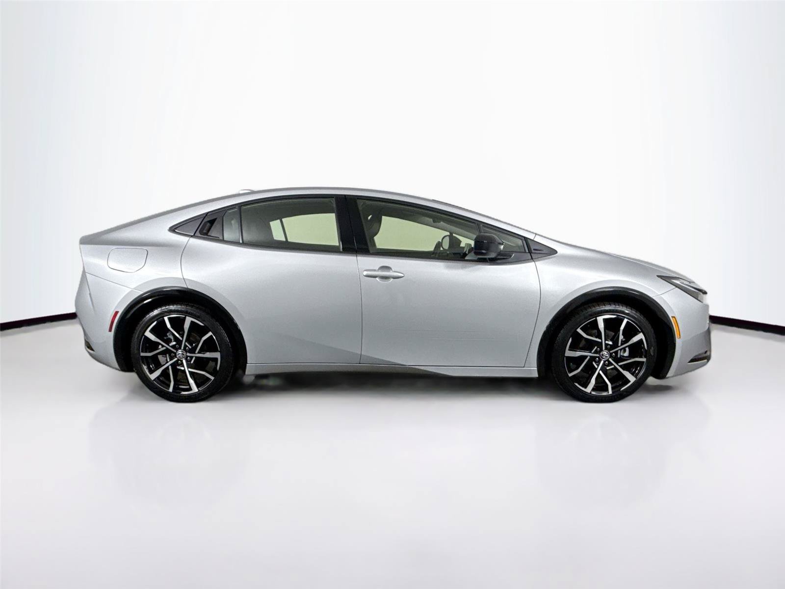 Certified 2025 Toyota Prius Plug-In Hybrid FWD image 11