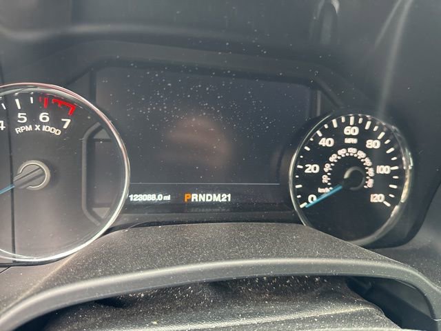 Used 2017 Ford F150 Lariat image 11