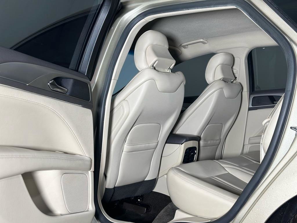 Used 2017 Lincoln MKZ Premiere image 12