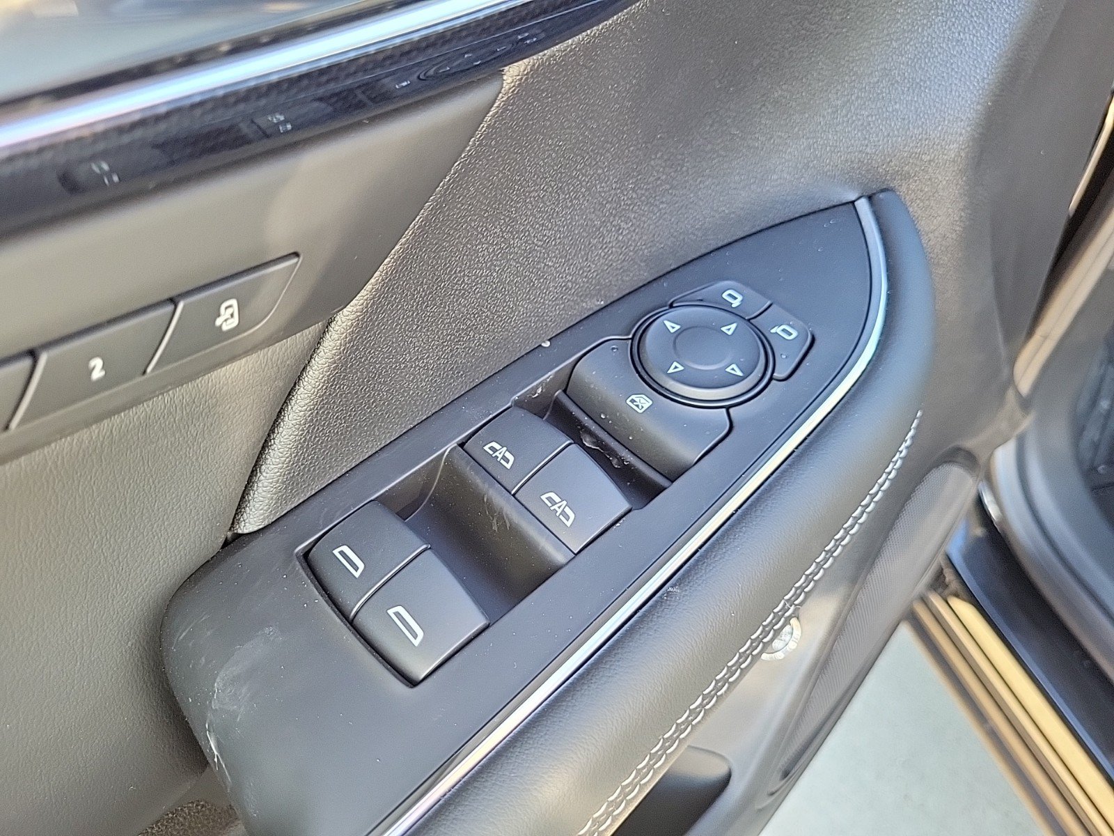 Used 2023 Buick Envision Essence FWD image 16