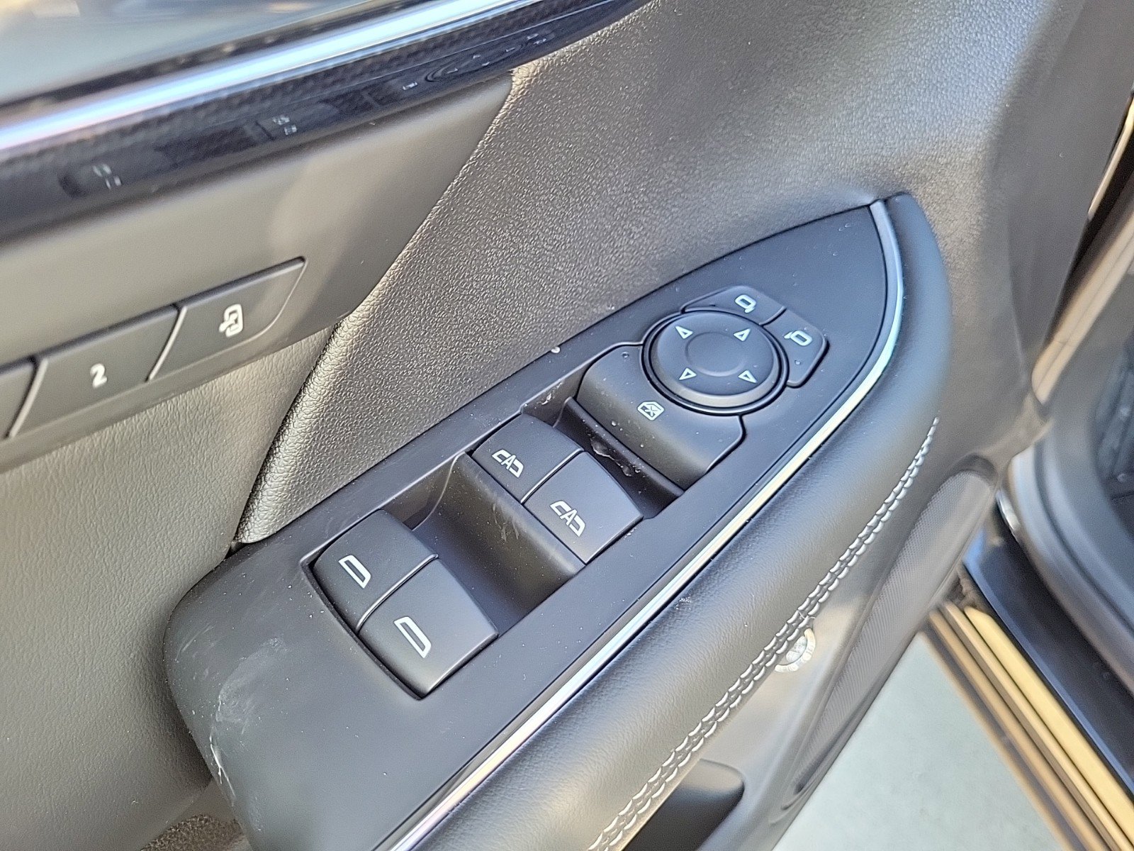 Used 2023 Buick Envision Essence image 16