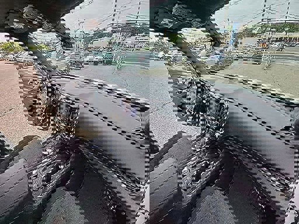 Used 2023 Chevrolet Traverse LT image 48