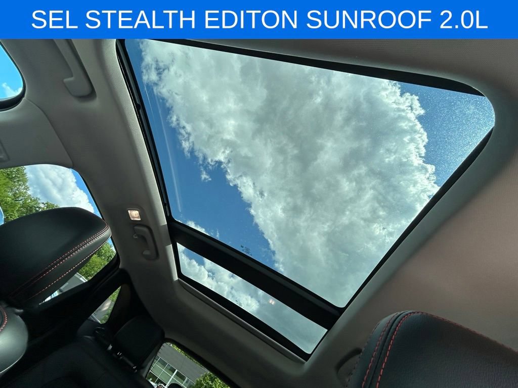 Certified 2022 Ford Escape SEL w/ SEL Stealth AWD Package image 17