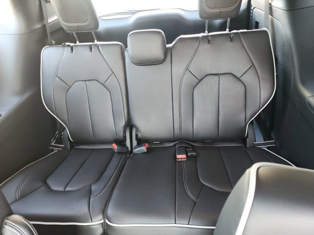 New 2026 Chrysler Pacifica Limited w/ S Appearance Package image 20