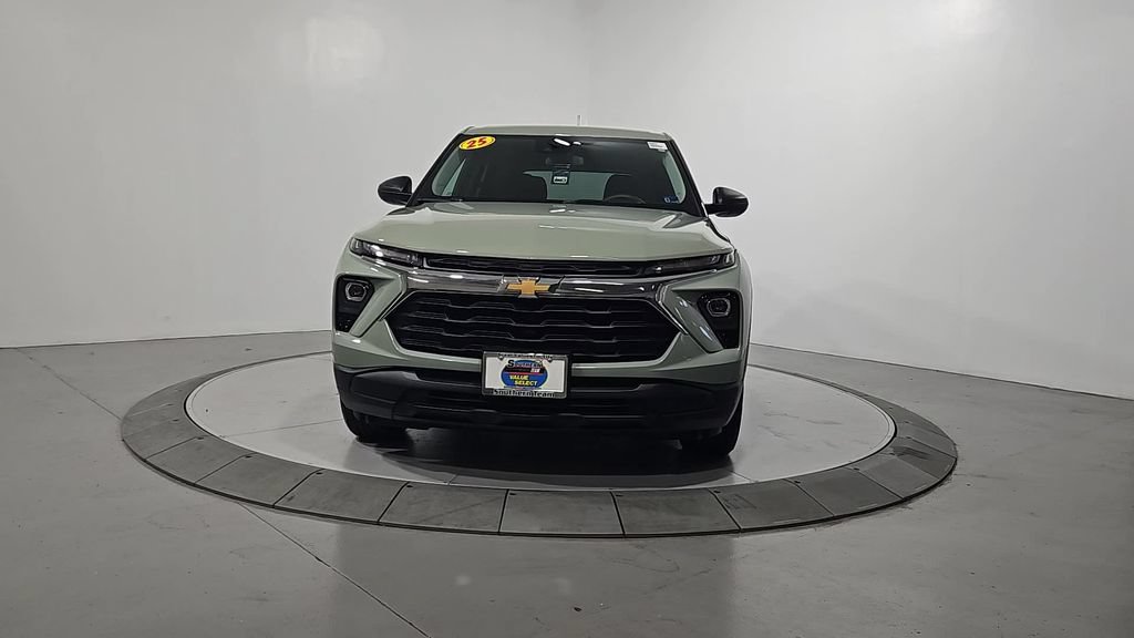 Used 2025 Chevrolet TrailBlazer LS w/ LS Convenience Package AWD/4WD image 9