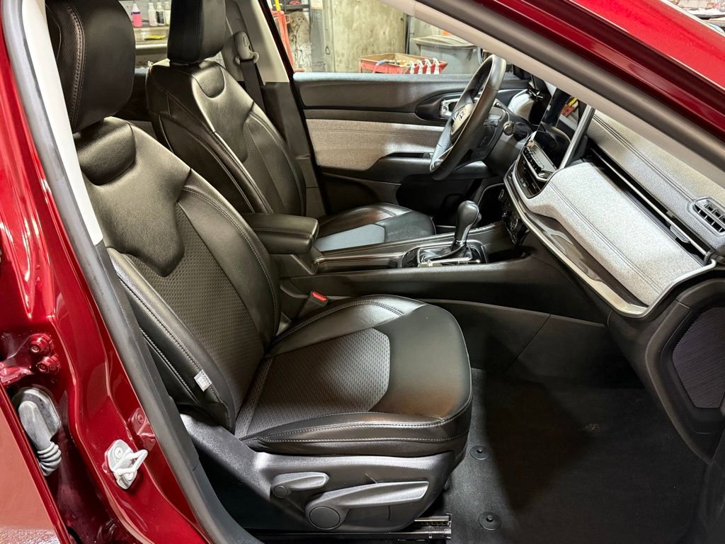 Used 2022 Jeep Compass Latitude image 24